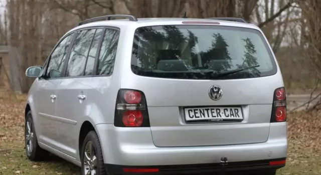 VOLKSWAGEN Touran 