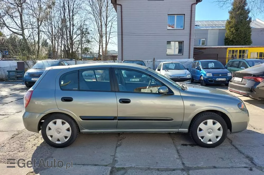 NISSAN Almera II 1.5 Base