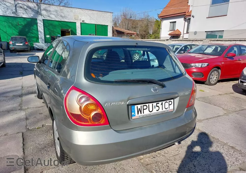 NISSAN Almera II 1.5 Base