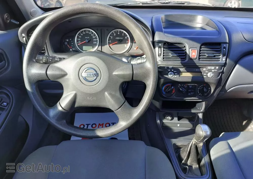 NISSAN Almera II 1.5 Base