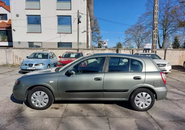 NISSAN Almera II 1.5 Base