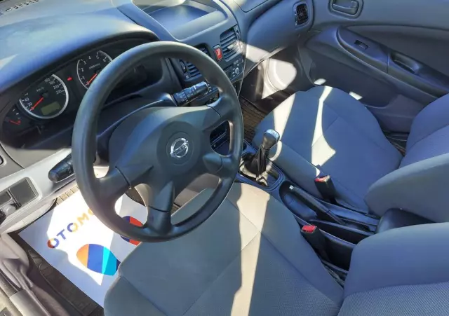 NISSAN Almera II 1.5 Base