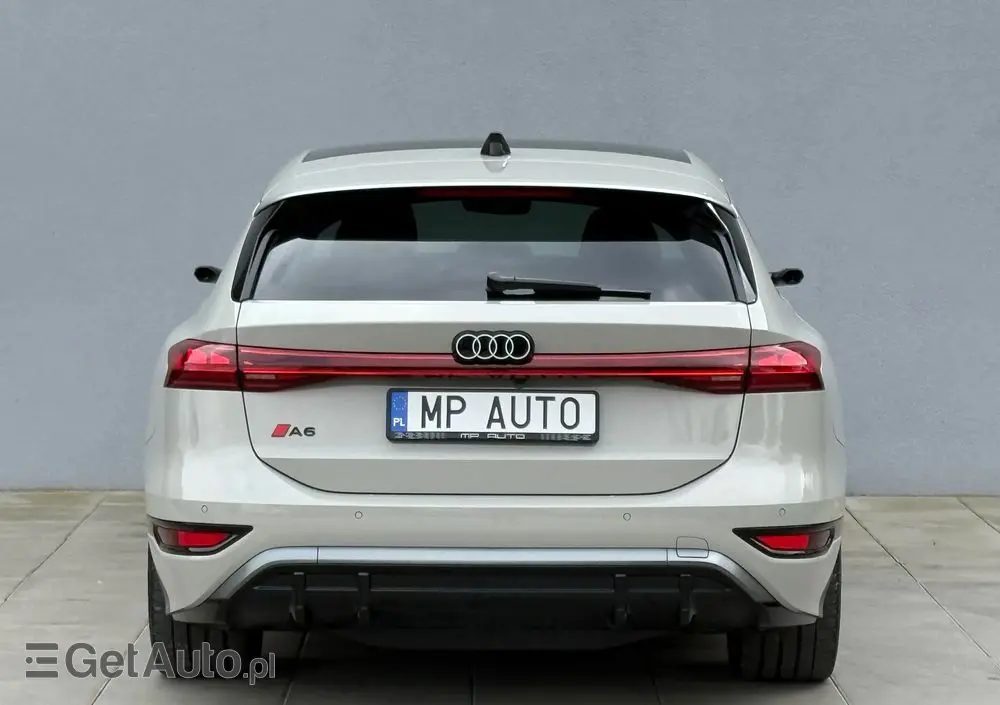 AUDI A6 Avant e-tron 