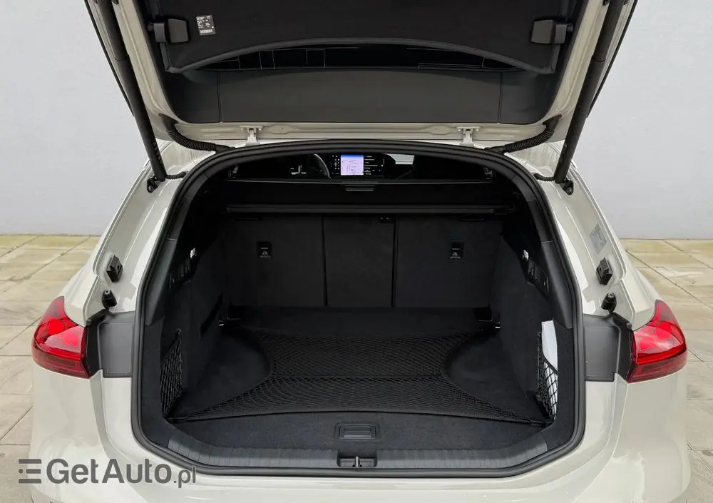 AUDI A6 Avant e-tron 