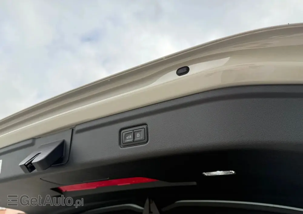 AUDI A6 Avant e-tron 