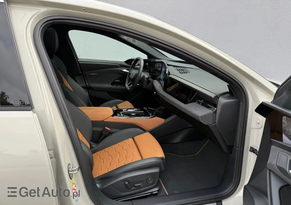 AUDI A6 Avant e-tron 