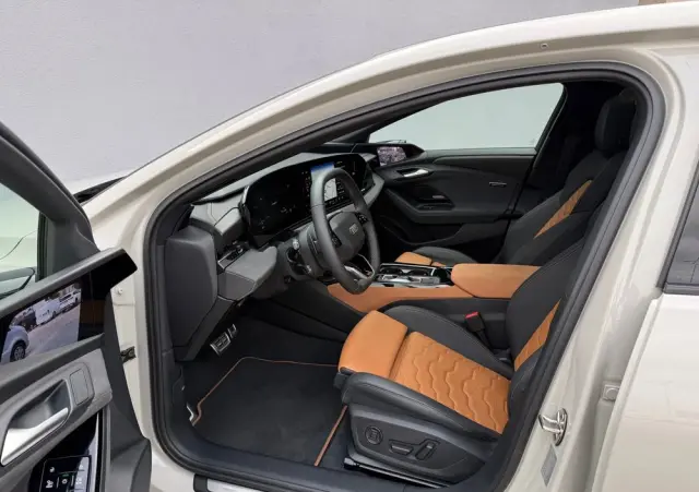 AUDI A6 Avant e-tron 