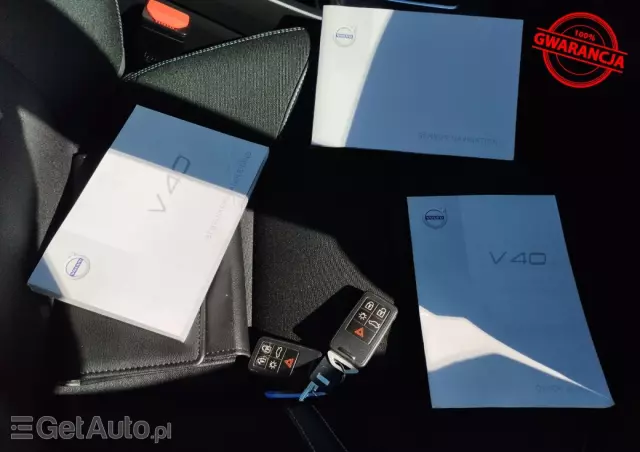 VOLVO V40 