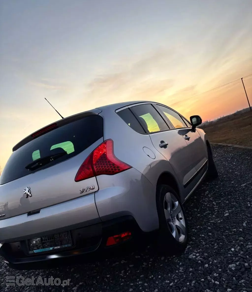PEUGEOT 3008 