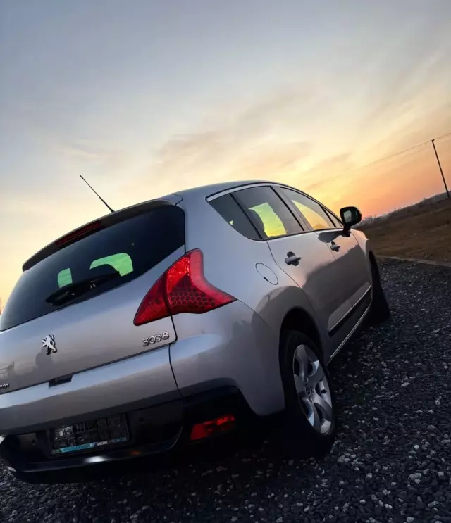 PEUGEOT 3008 