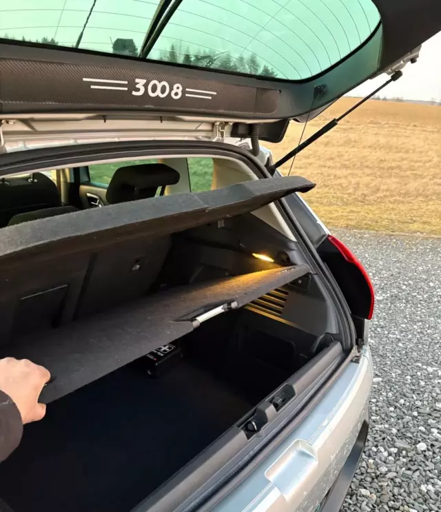 PEUGEOT 3008 