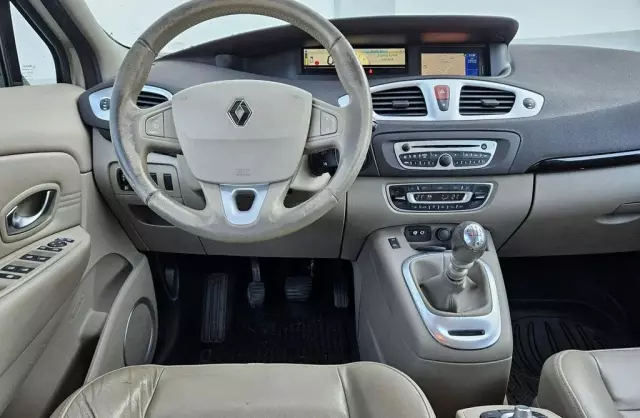 RENAULT Scenic 