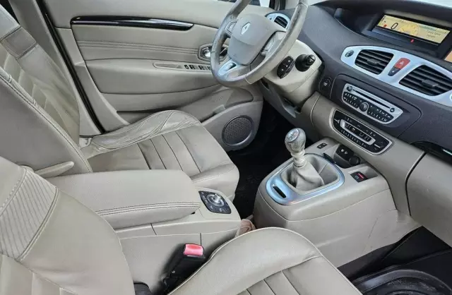 RENAULT Scenic 