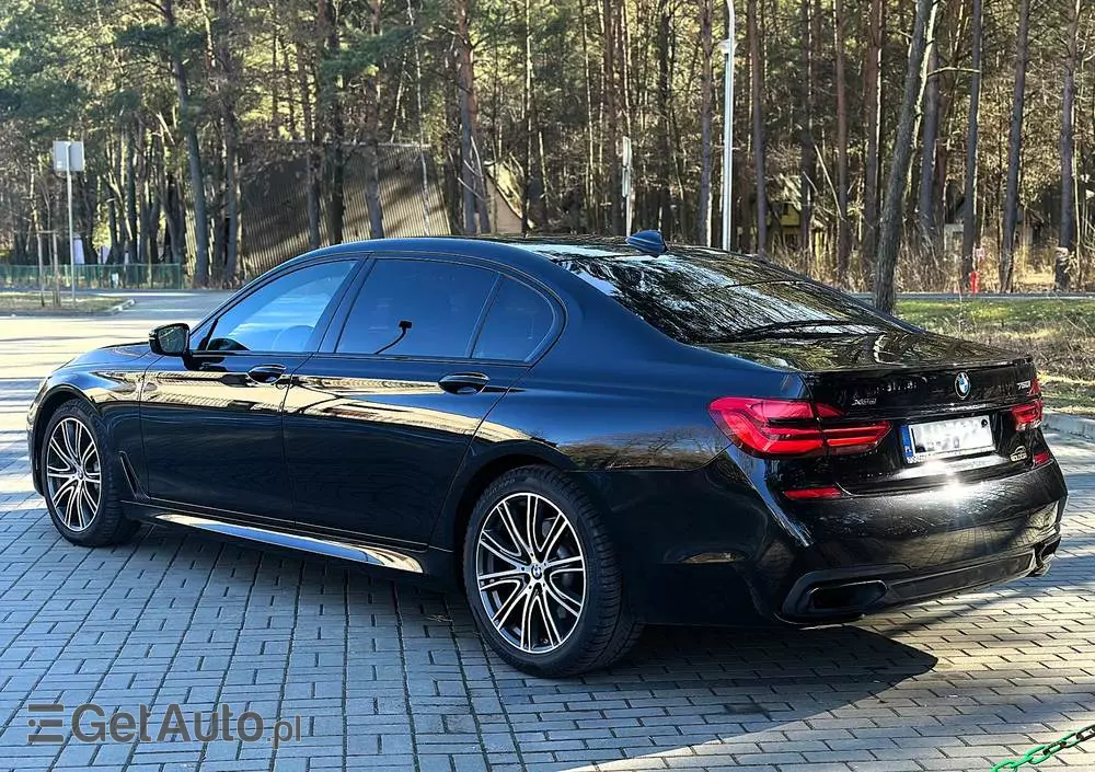 BMW Seria 7 750i xDrive