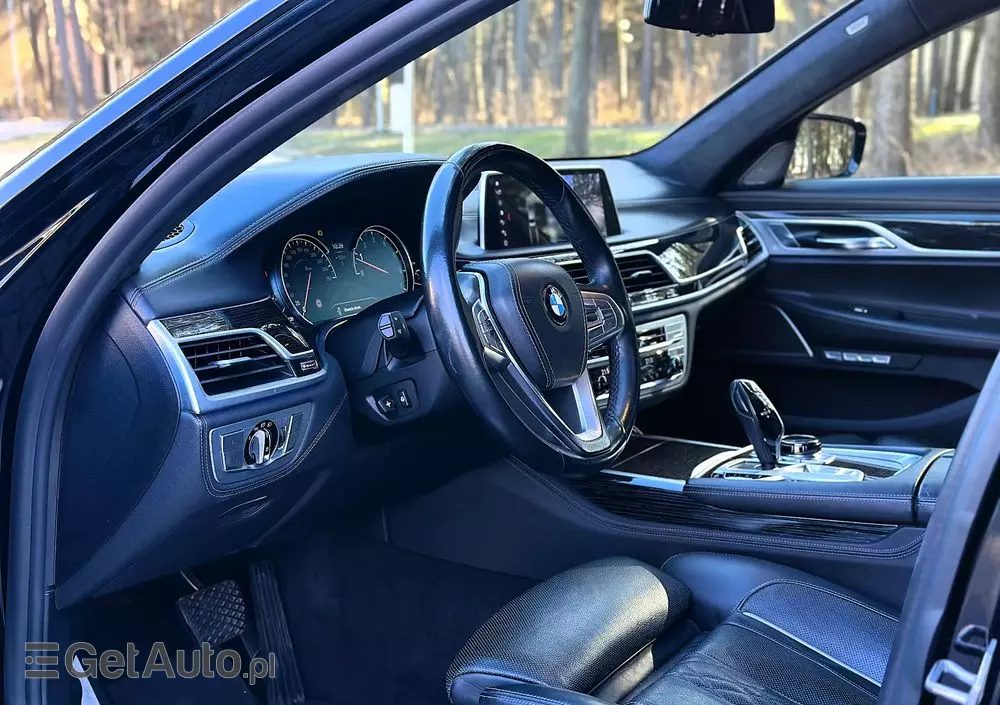 BMW Seria 7 750i xDrive