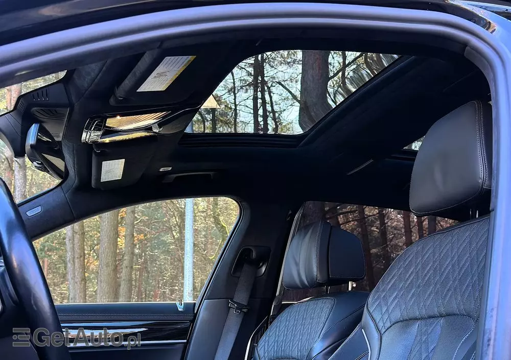 BMW Seria 7 750i xDrive