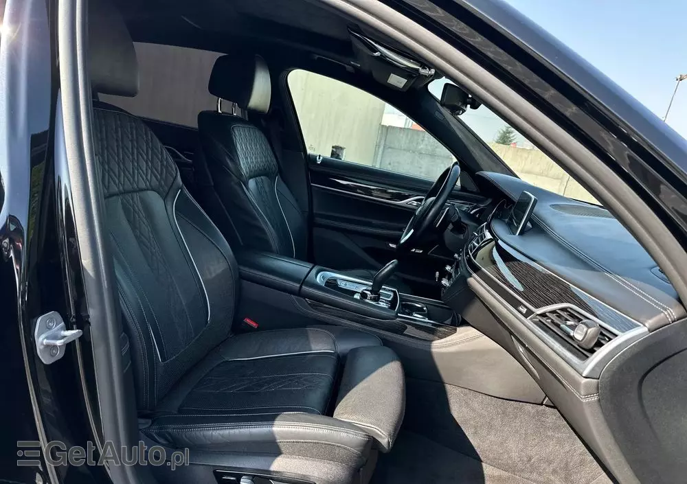 BMW Seria 7 750i xDrive