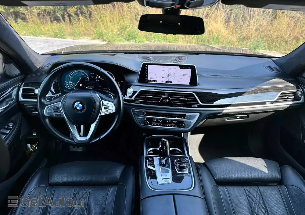 BMW Seria 7 750i xDrive