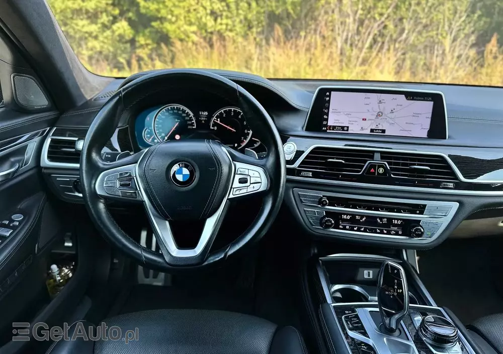 BMW Seria 7 750i xDrive