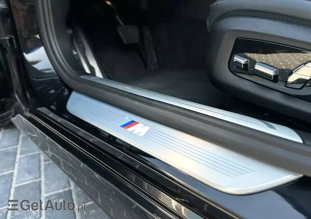 BMW Seria 7 750i xDrive