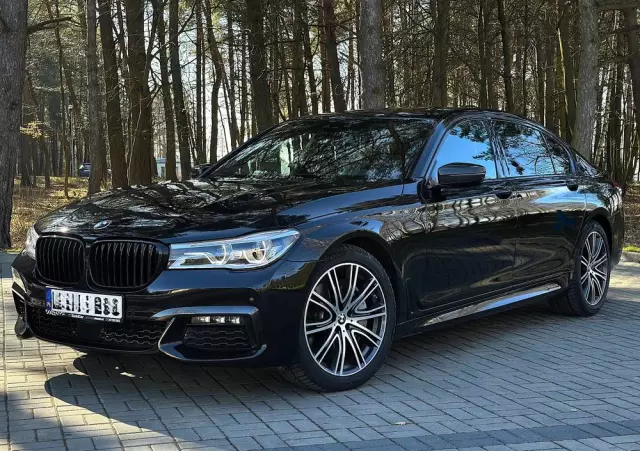 BMW Seria 7 750i xDrive