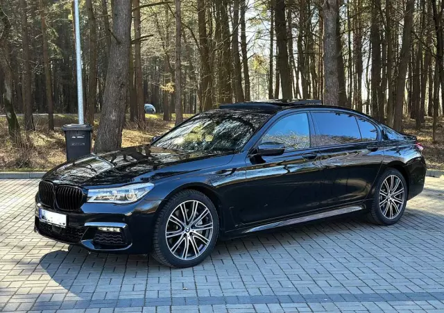 BMW Seria 7 750i xDrive