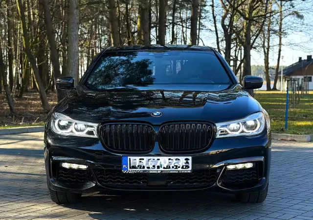 BMW Seria 7 750i xDrive