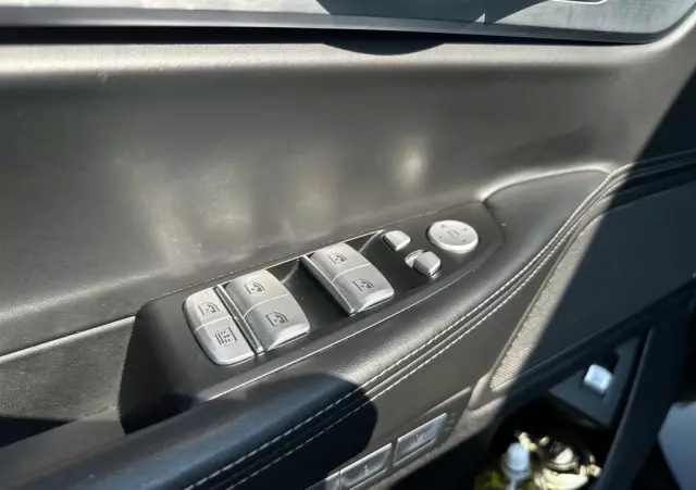 BMW Seria 7 750i xDrive