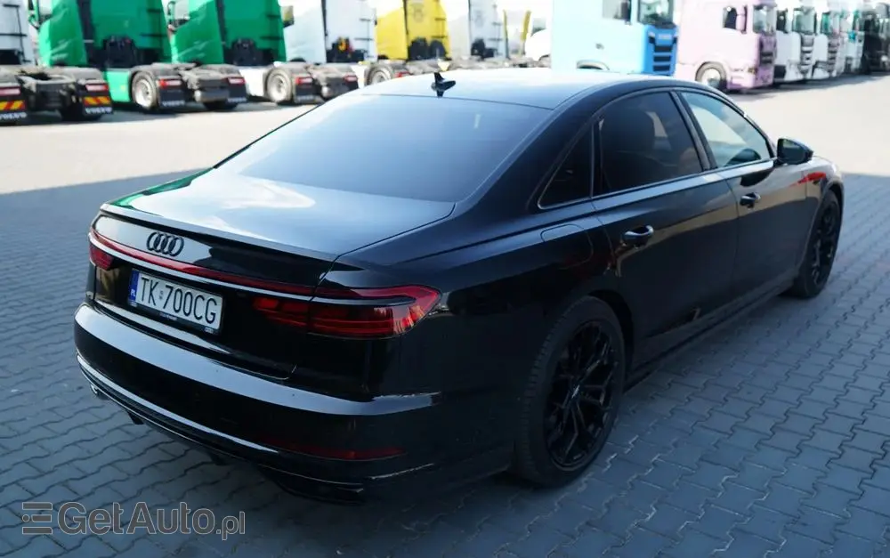 AUDI A8 