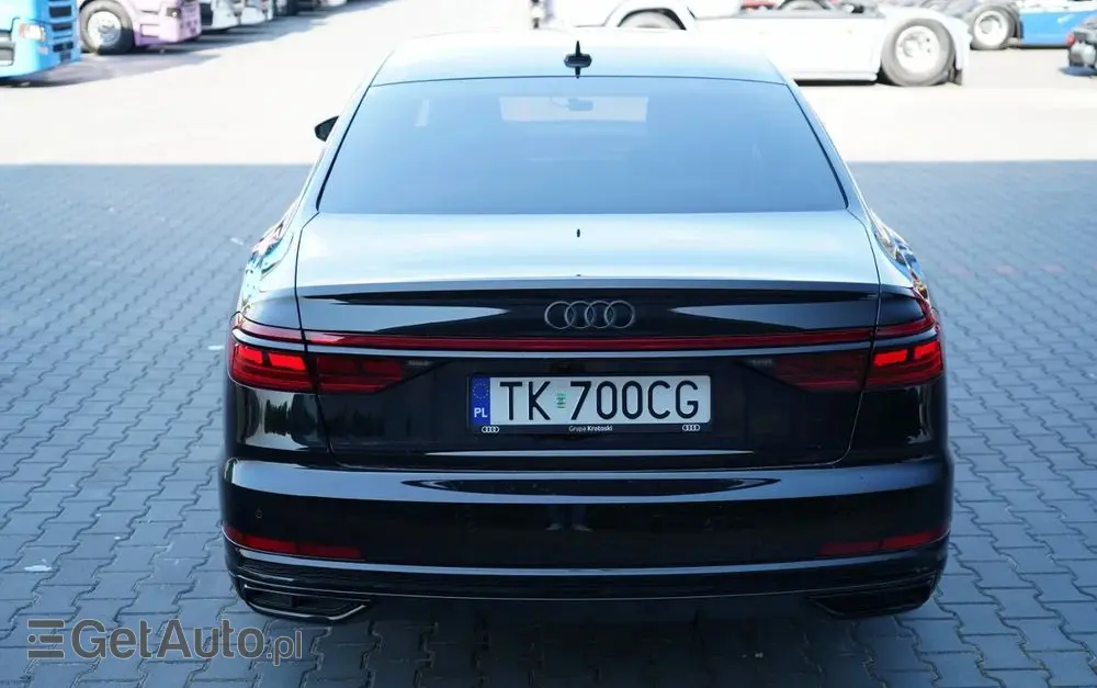 AUDI A8 