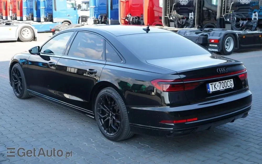AUDI A8 