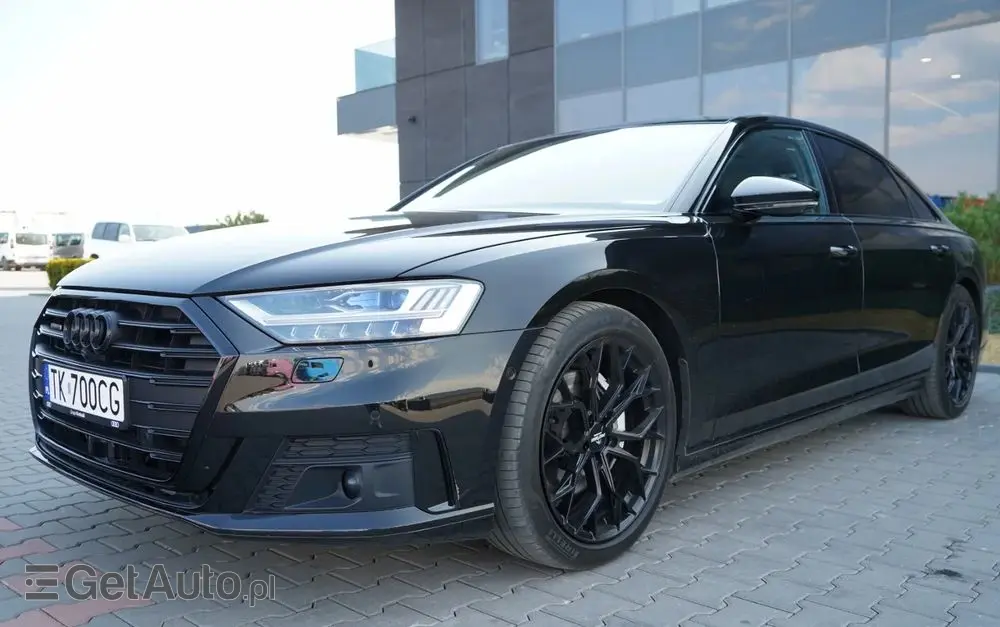 AUDI A8 