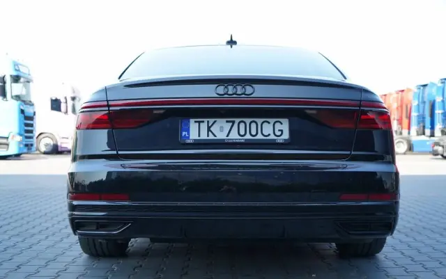 AUDI A8 