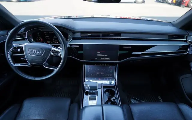 AUDI A8 