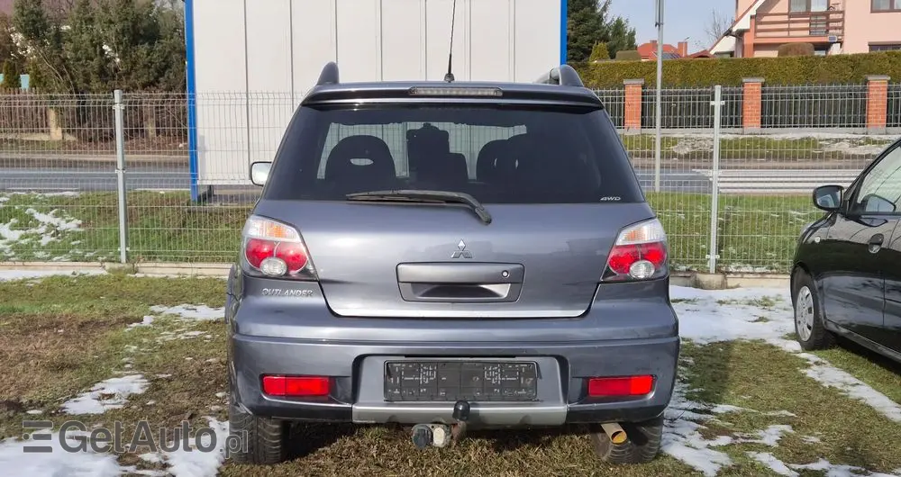 MITSUBISHI Outlander 2.4 4WD Intense