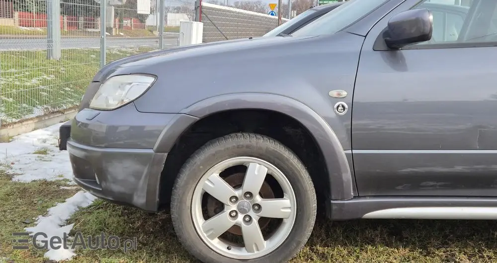 MITSUBISHI Outlander 2.4 4WD Intense