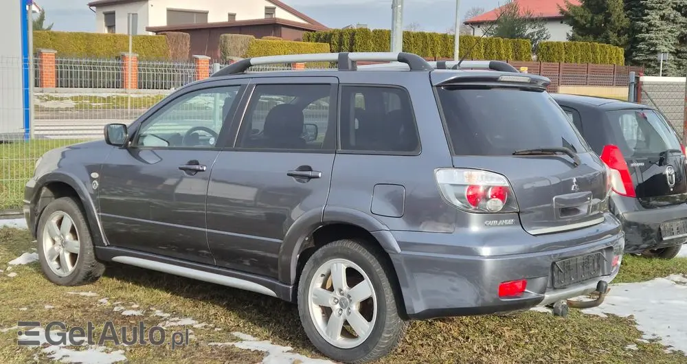 MITSUBISHI Outlander 2.4 4WD Intense