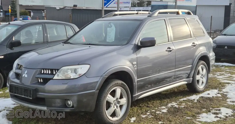 MITSUBISHI Outlander 2.4 4WD Intense