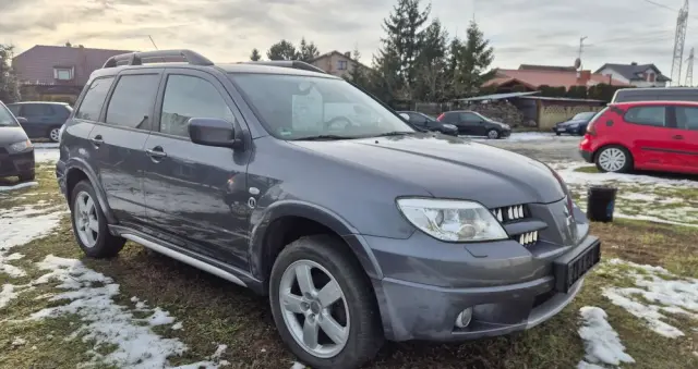 MITSUBISHI Outlander 2.4 4WD Intense