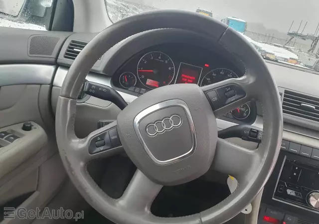 AUDI A4 Avant 2.0 T FSI quattro