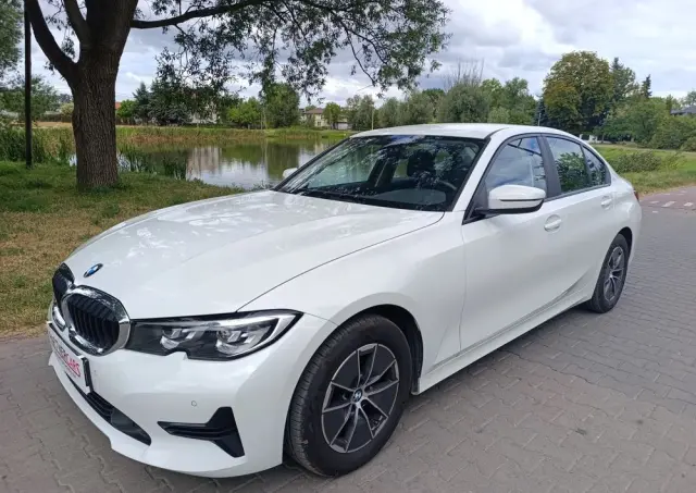 BMW Seria 3 318i Advantage