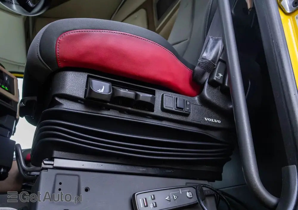 VOLVO VOLVO///FH///500///2018///HDS/// PALFINGER///PK22.001L///PILOT/// ROTATOR///CHWYTAK///OŚ SKRĘTNA/// BADANIE UDT///STAN BARDZO DOBRY/// 