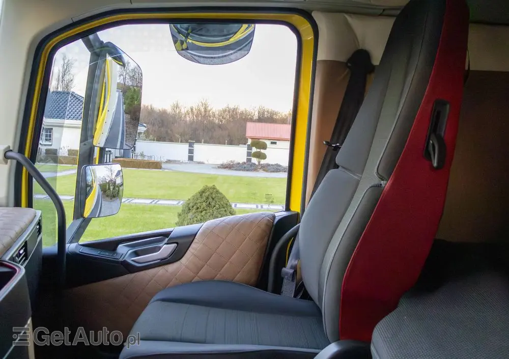 VOLVO VOLVO///FH///500///2018///HDS/// PALFINGER///PK22.001L///PILOT/// ROTATOR///CHWYTAK///OŚ SKRĘTNA/// BADANIE UDT///STAN BARDZO DOBRY/// 