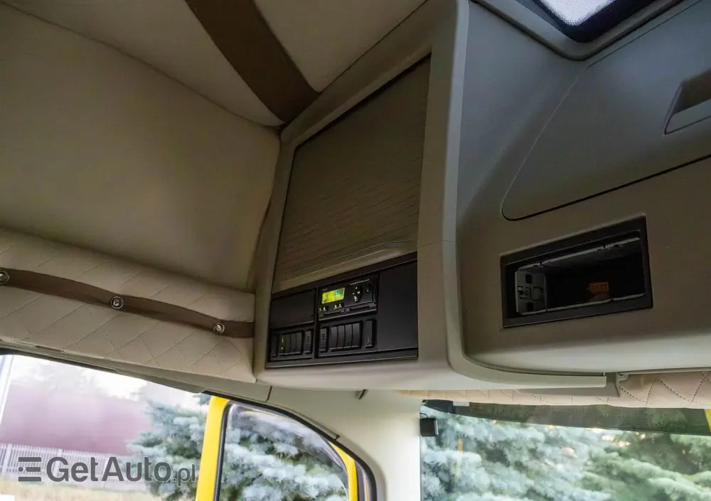 VOLVO VOLVO///FH///500///2018///HDS/// PALFINGER///PK22.001L///PILOT/// ROTATOR///CHWYTAK///OŚ SKRĘTNA/// BADANIE UDT///STAN BARDZO DOBRY/// 