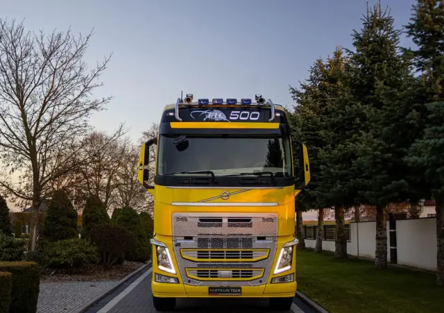 VOLVO VOLVO///FH///500///2018///HDS/// PALFINGER///PK22.001L///PILOT/// ROTATOR///CHWYTAK///OŚ SKRĘTNA/// BADANIE UDT///STAN BARDZO DOBRY/// 