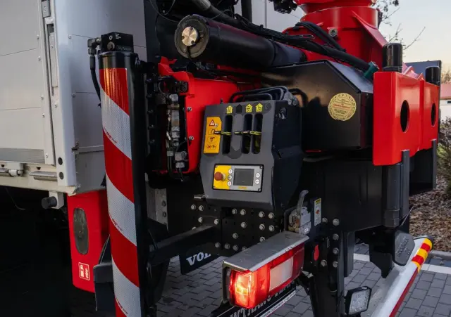 VOLVO VOLVO///FH///500///2018///HDS/// PALFINGER///PK22.001L///PILOT/// ROTATOR///CHWYTAK///OŚ SKRĘTNA/// BADANIE UDT///STAN BARDZO DOBRY/// 