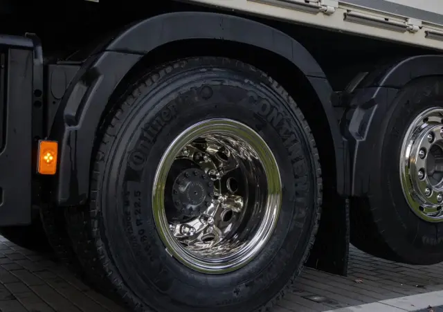 VOLVO VOLVO///FH///500///2018///HDS/// PALFINGER///PK22.001L///PILOT/// ROTATOR///CHWYTAK///OŚ SKRĘTNA/// BADANIE UDT///STAN BARDZO DOBRY/// 