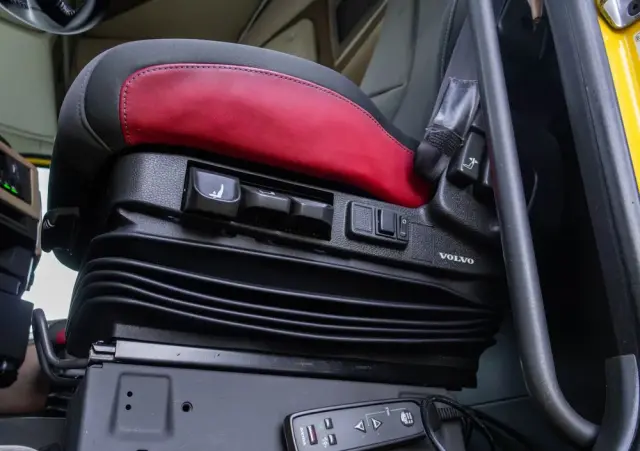 VOLVO VOLVO///FH///500///2018///HDS/// PALFINGER///PK22.001L///PILOT/// ROTATOR///CHWYTAK///OŚ SKRĘTNA/// BADANIE UDT///STAN BARDZO DOBRY/// 