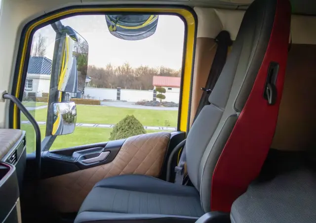 VOLVO VOLVO///FH///500///2018///HDS/// PALFINGER///PK22.001L///PILOT/// ROTATOR///CHWYTAK///OŚ SKRĘTNA/// BADANIE UDT///STAN BARDZO DOBRY/// 