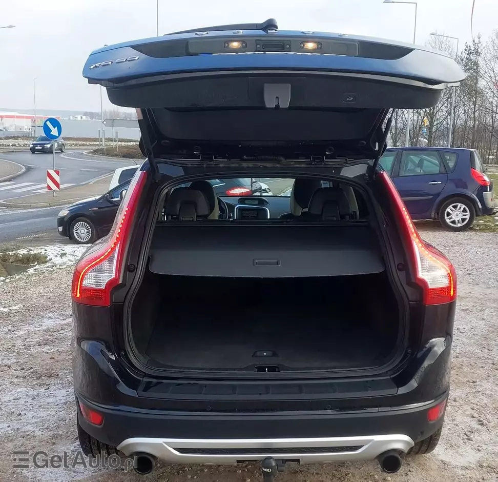 VOLVO XC 60 D3 R-Design